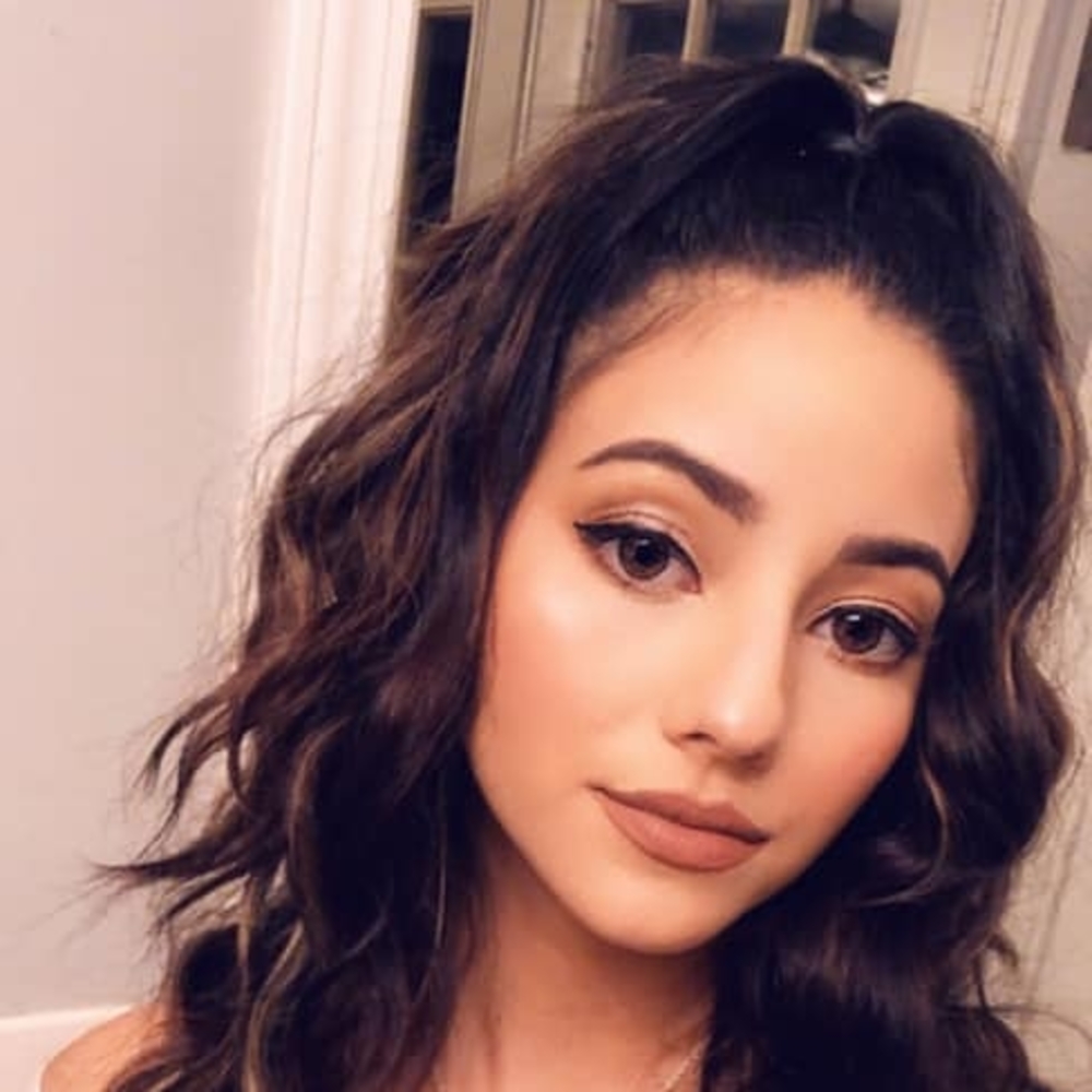 Meet your Posher, Adriana